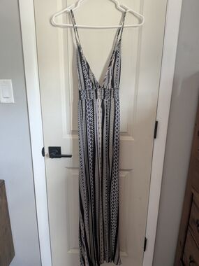 SHEIN Black & Cream Striped V-Neck Spaghetti Strap Maxi Dress